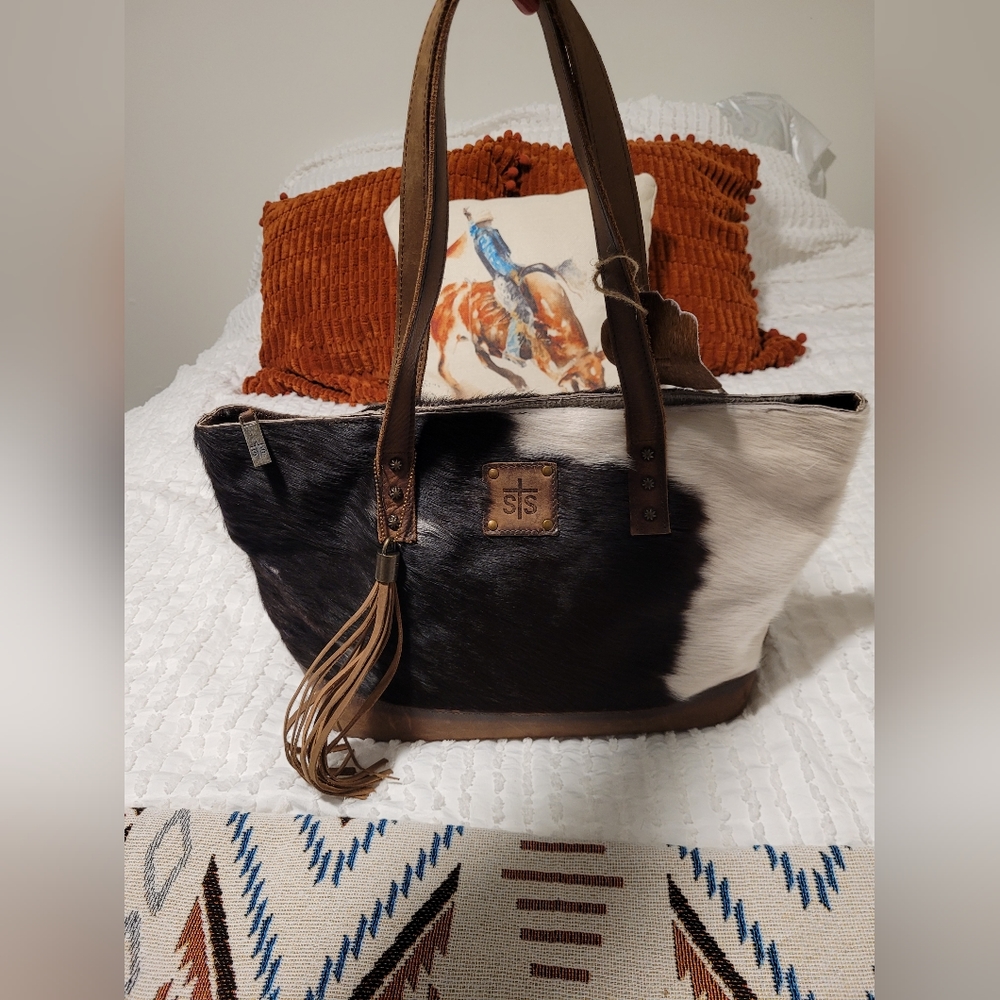 STS Classic Cowhide Purse